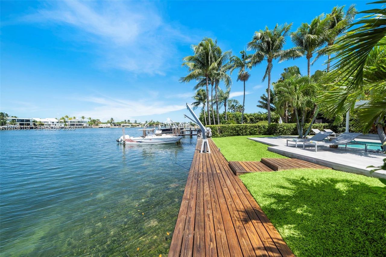 365 N Shore Dr , Miami Beach, FL 33141 Photo