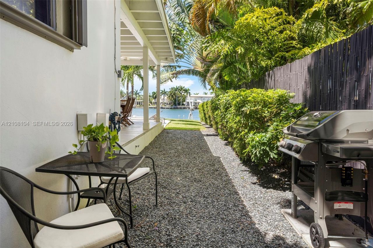 365 N Shore Dr , Miami Beach, FL 33141 Photo