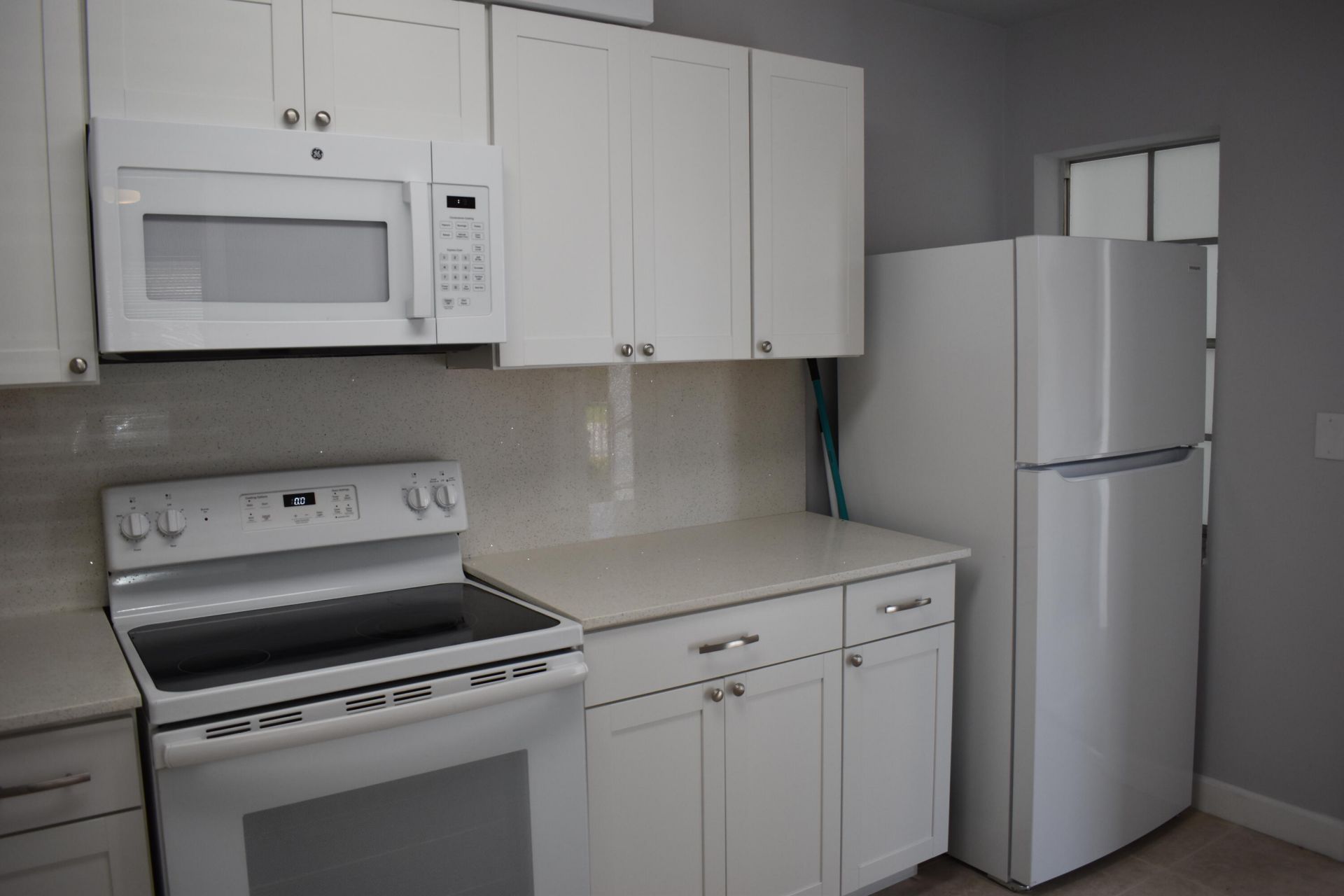 1150 Atlantic Shores Boulevard, Unit 511, Hallandale Beach, FL 33009 Photo