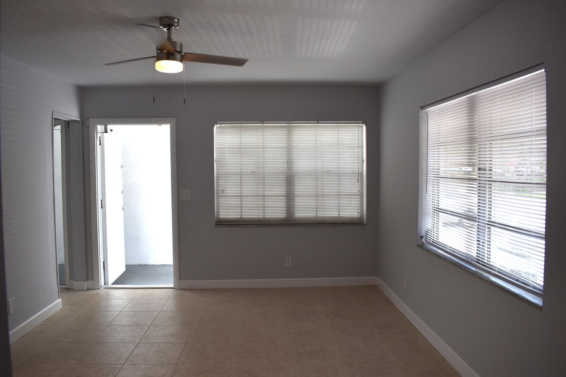 1150 Atlantic Shores Boulevard, Unit 511, Hallandale Beach, FL 33009 Photo