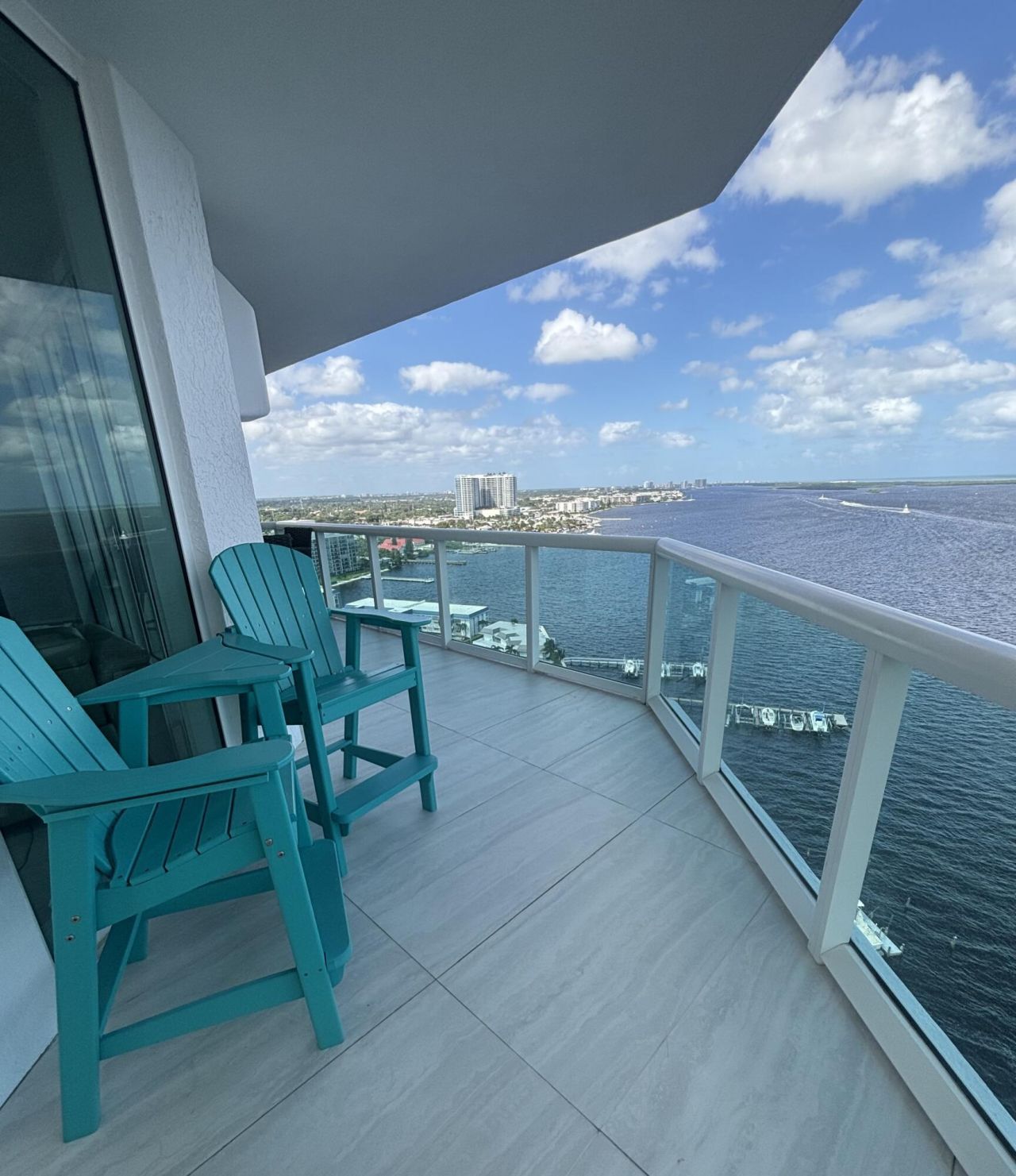 2650 Lake Shore Drive, Unit 2006, Riviera Beach, FL 33404 Photo
