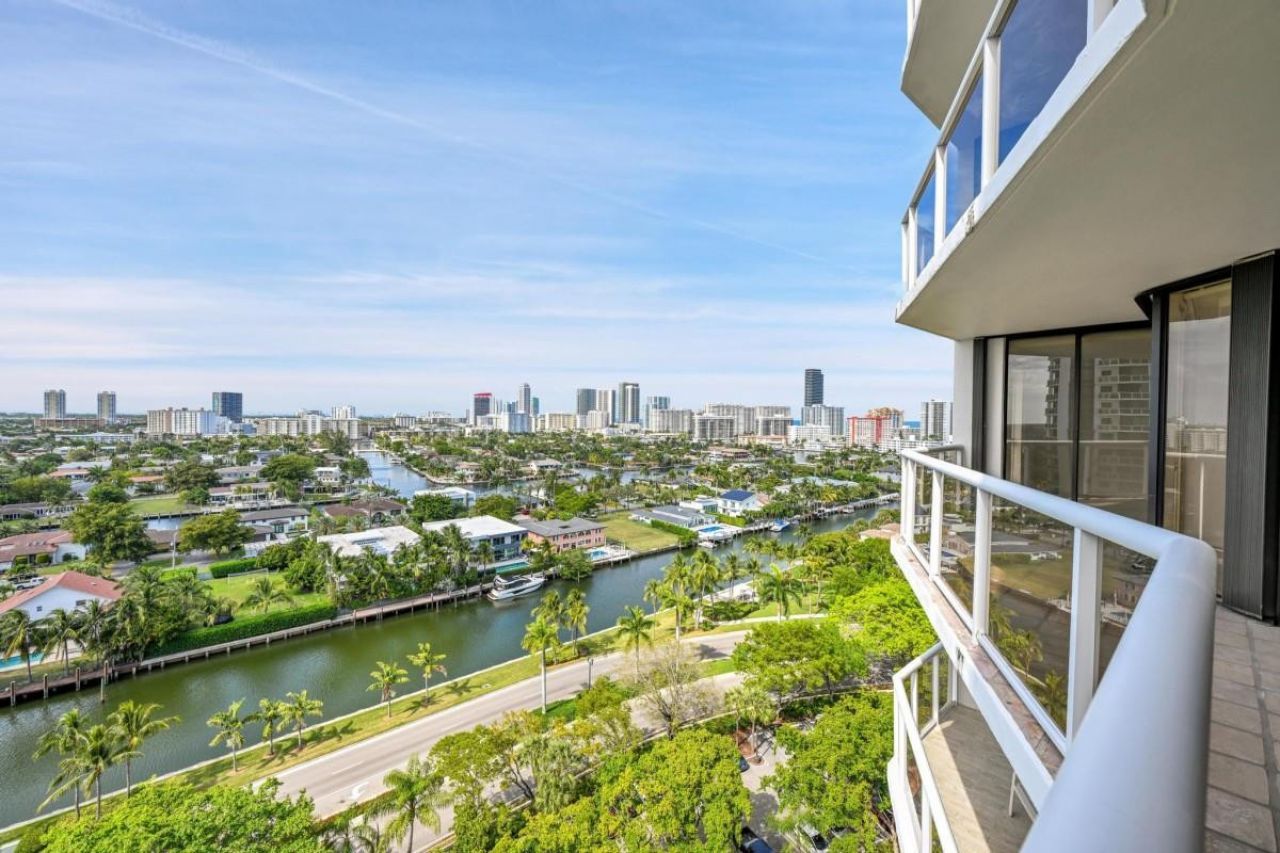 3640 Yacht Club Drive, Unit 1501, Aventura, FL 33180 Photo