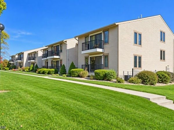76 Sam Bonnell Dr, Union, NJ 08809
