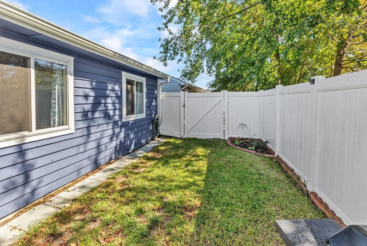 709 Gleneagles Dr. Photo 31