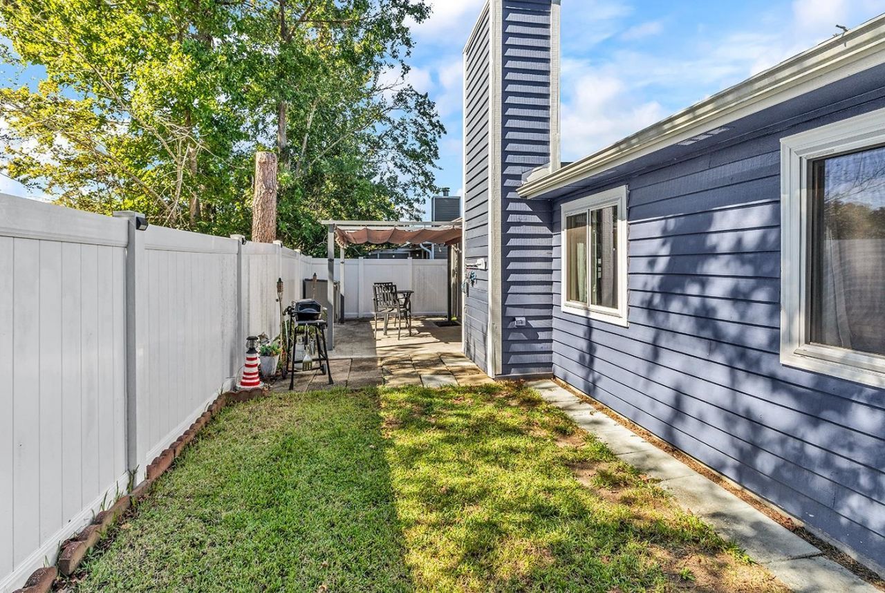 709 Gleneagles Dr. Photo 32