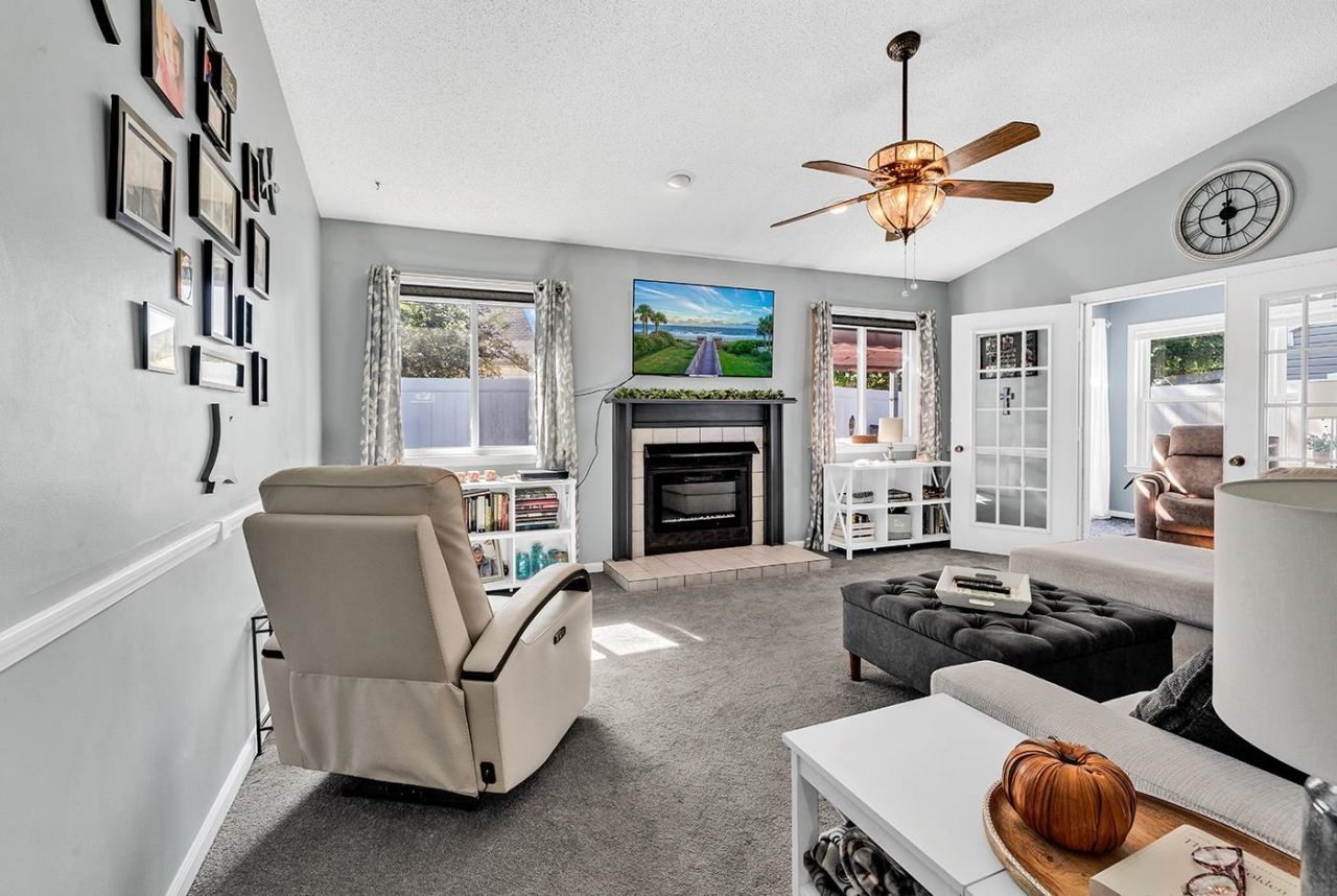 709 Gleneagles Dr. Photo 4