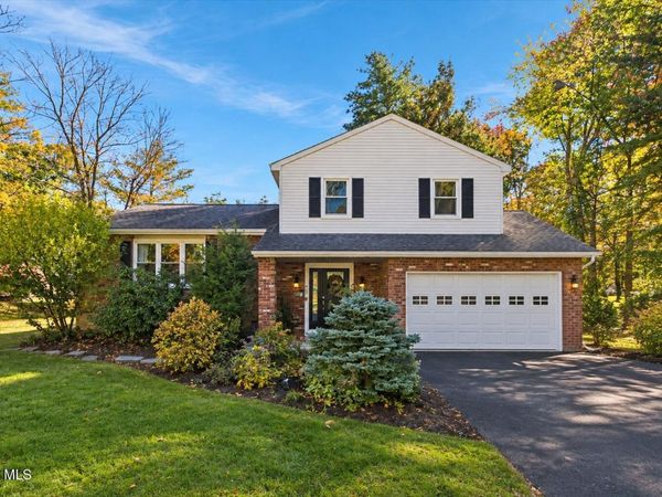 403 Ridgehill Road, Schenectady, NY 12303