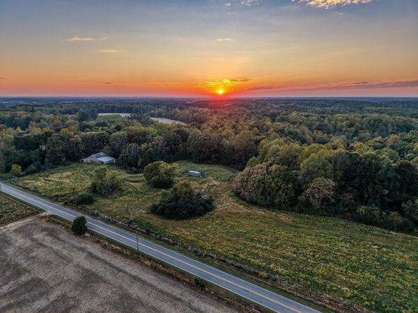 9062 Dry Creek Rd , Mount Pleasant, TN 38474