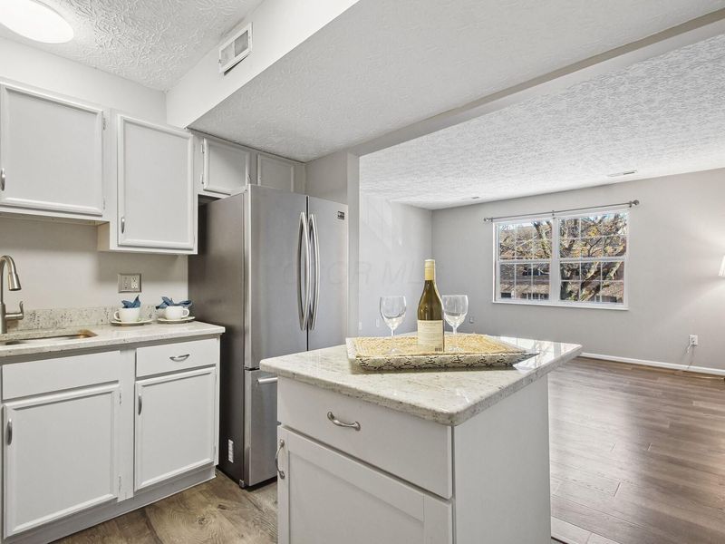 7897 Meadowhaven Boulevard , Unit 20, Columbus, OH 43235 Photo 1