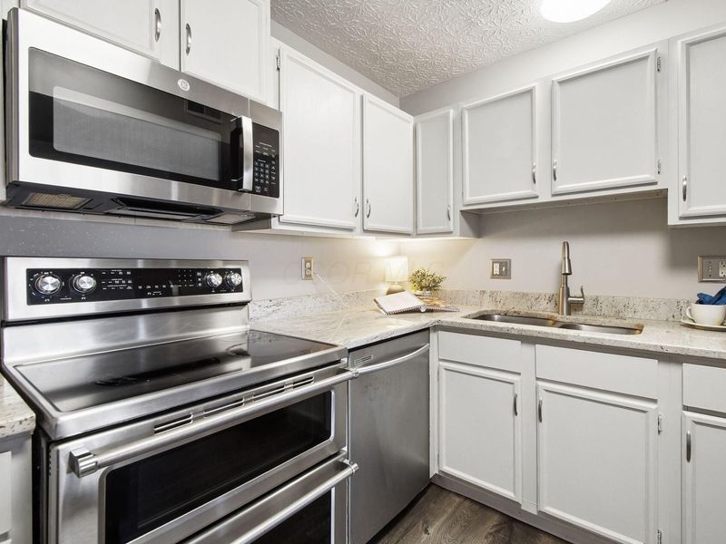 7897 Meadowhaven Boulevard , Unit 20, Columbus, OH 43235 Photo 2