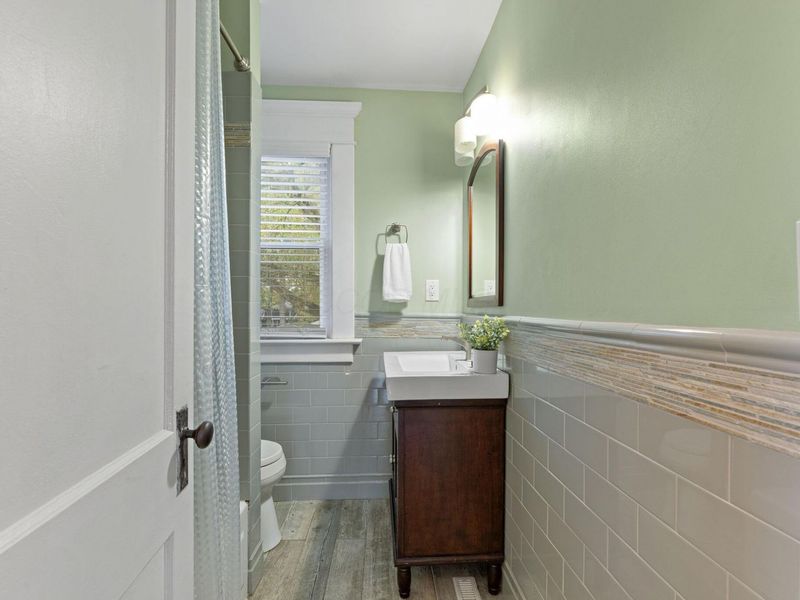 136 W North Broadway , Columbus, OH 43214 Photo 20
