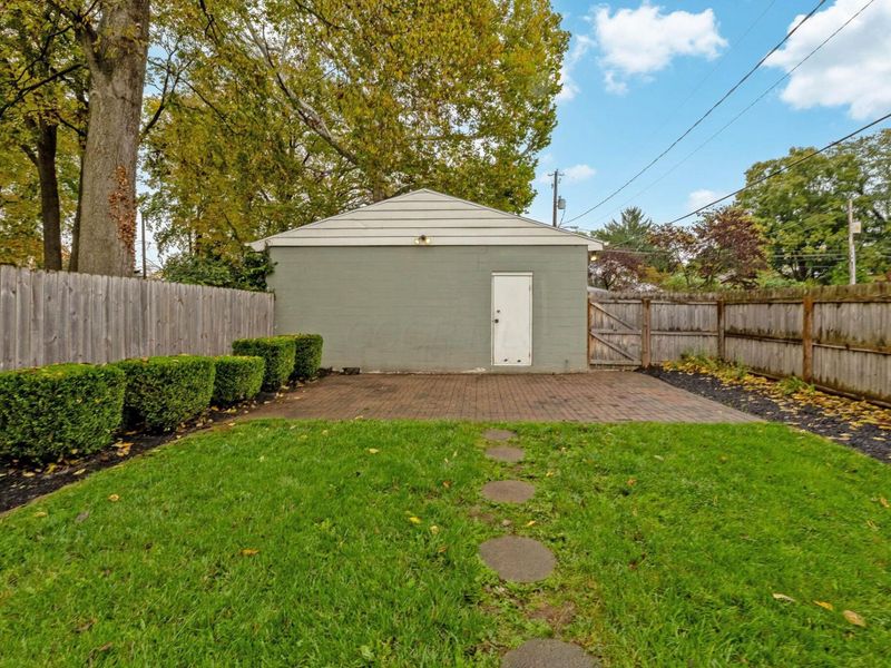 136 W North Broadway , Columbus, OH 43214 Photo 24