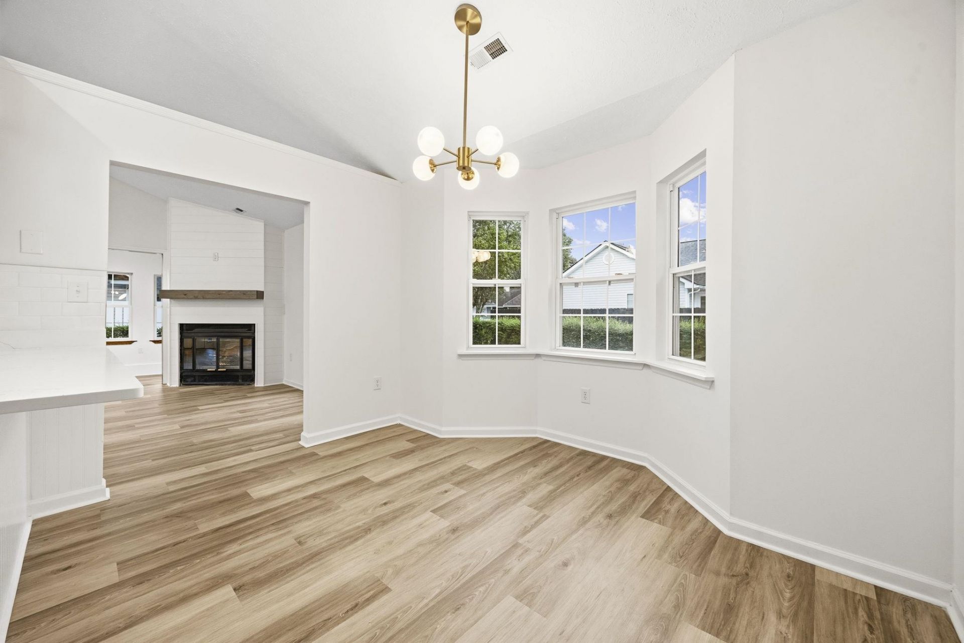 3923 Lochview Dr. Photo 16