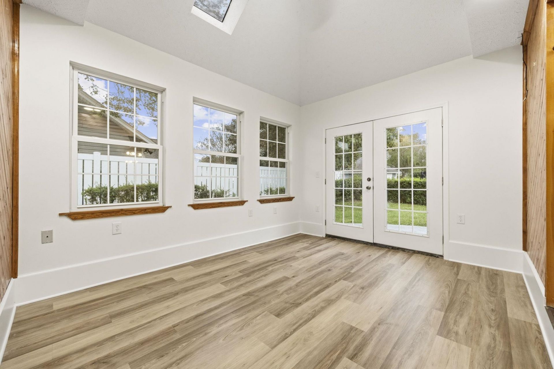 3923 Lochview Dr. Photo 22