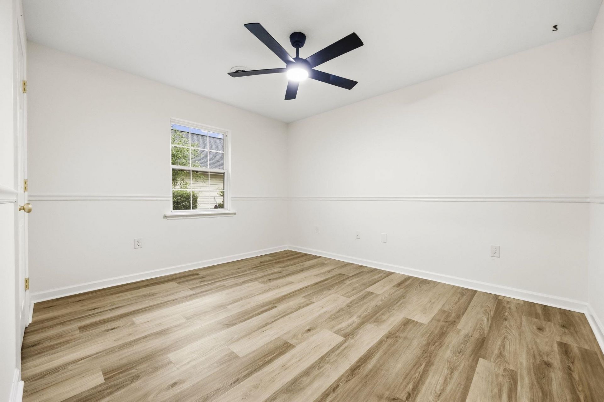 3923 Lochview Dr. Photo 30
