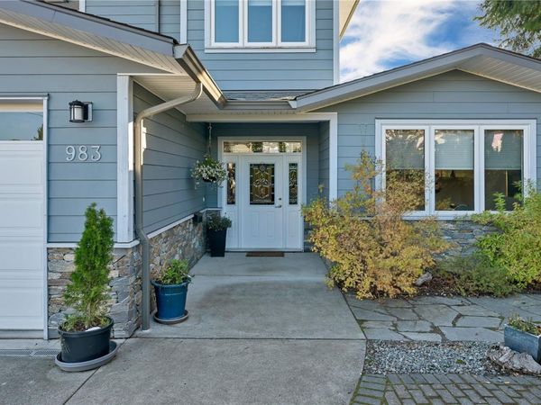 983 Alder St S, Campbell River, BC V9W 1Z6