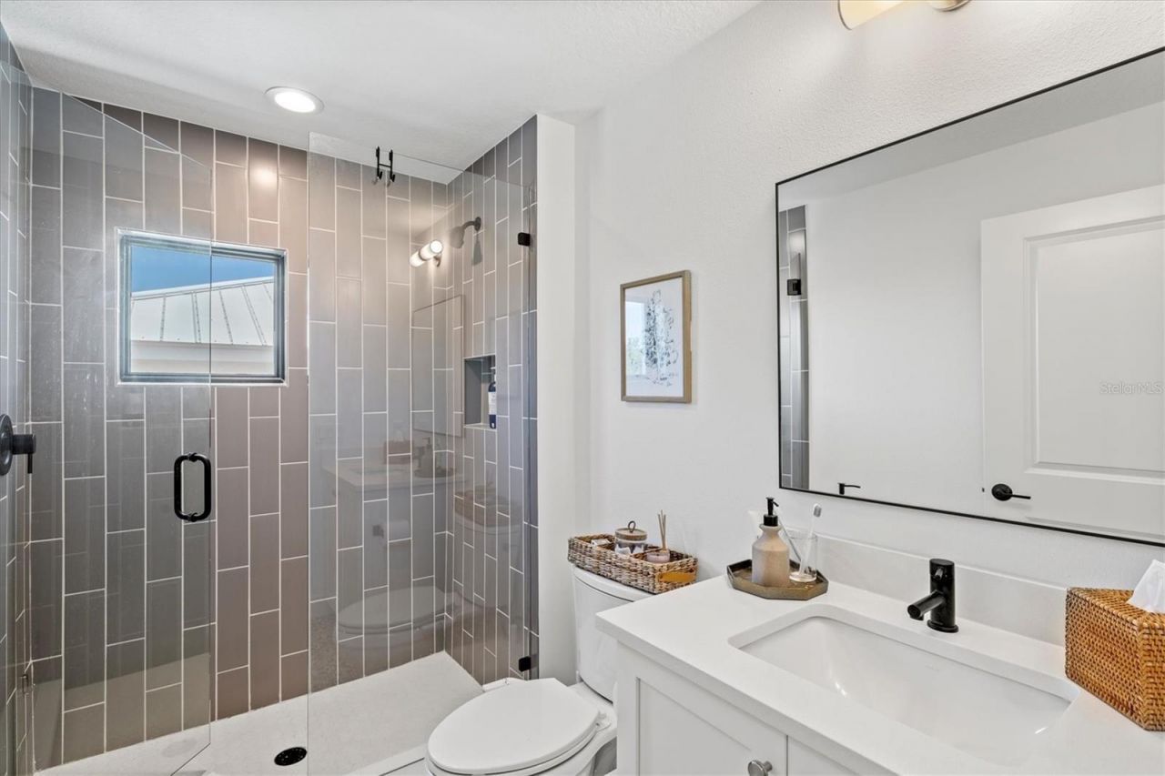 1914 Riverside Drive E, Bradenton, FL 34208 Photo