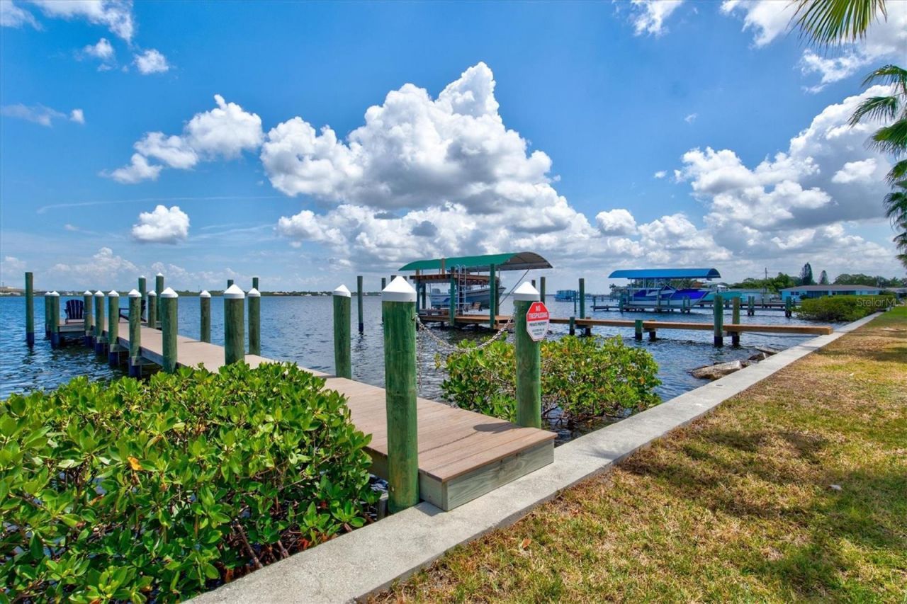1914 Riverside Drive E, Bradenton, FL 34208 Photo