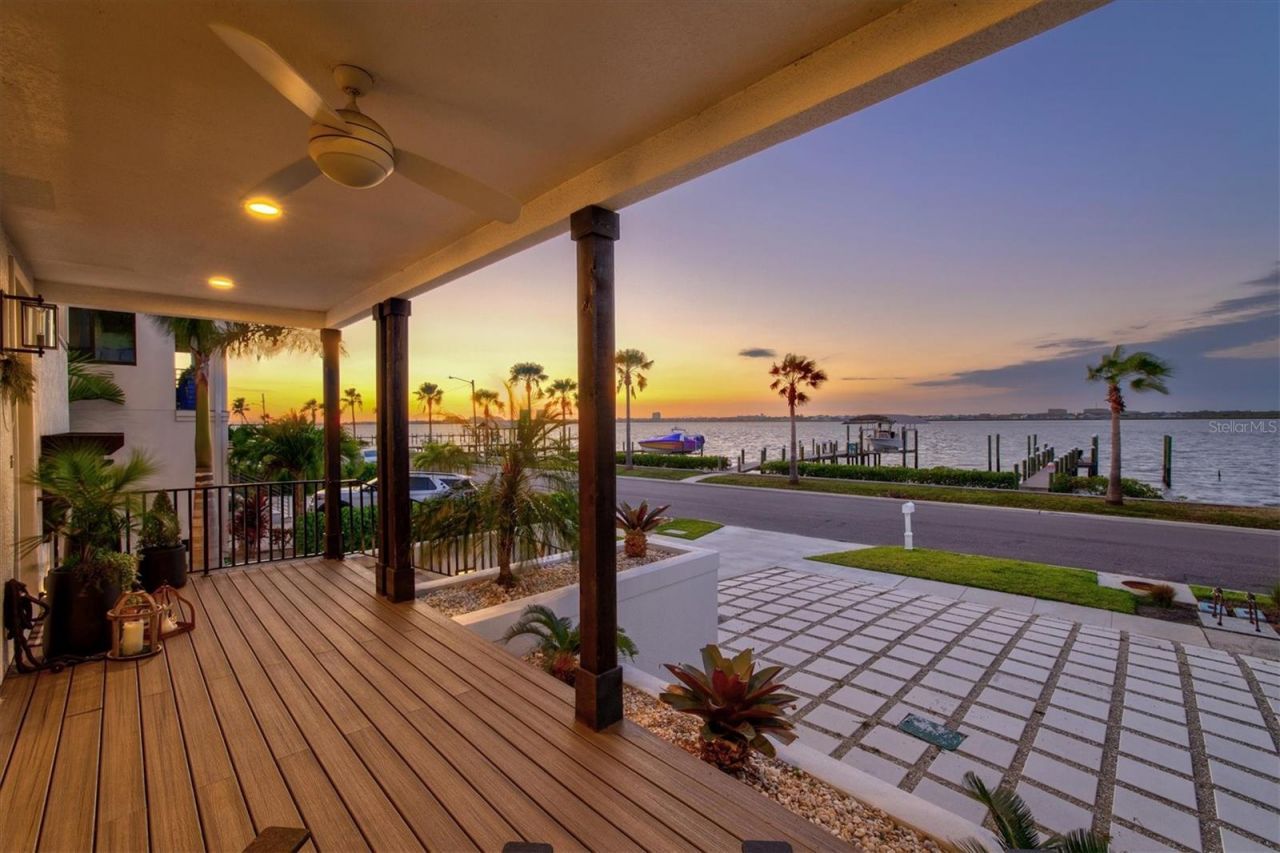 1914 Riverside Drive E, Bradenton, FL 34208 Photo