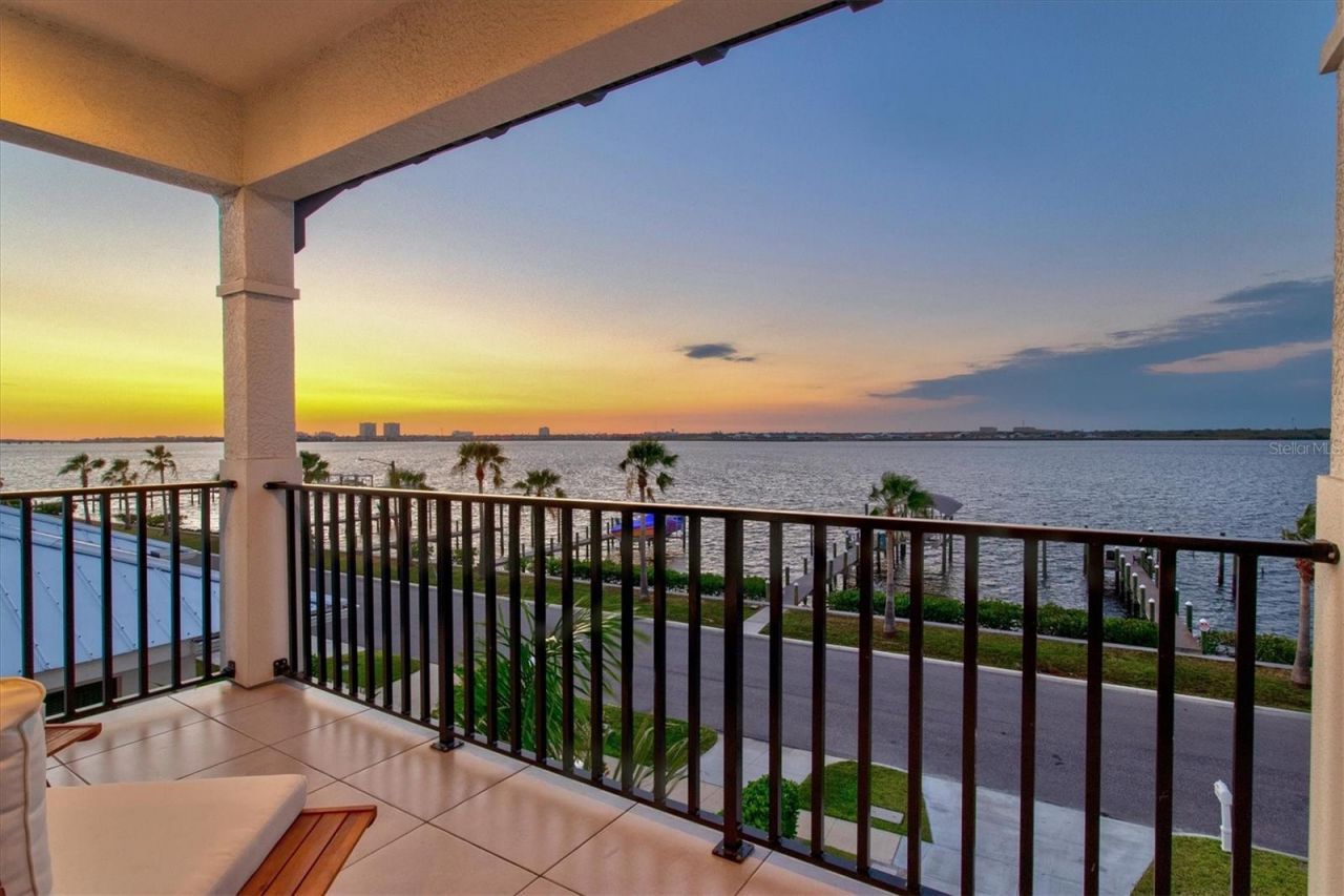 1914 Riverside Drive E, Bradenton, FL 34208 Photo