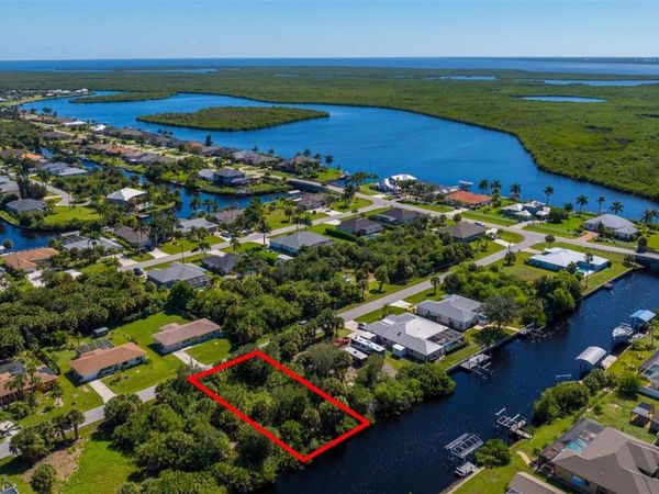 4475 LARKSPUR COURT , PORT CHARLOTTE, FL 33948