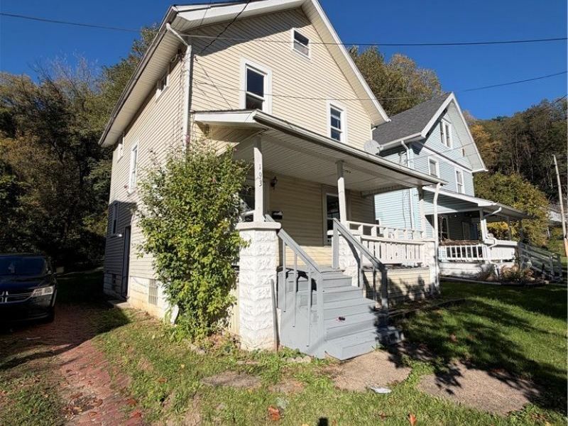 193 Charles Street , Akron, OH 44304 Photo 4