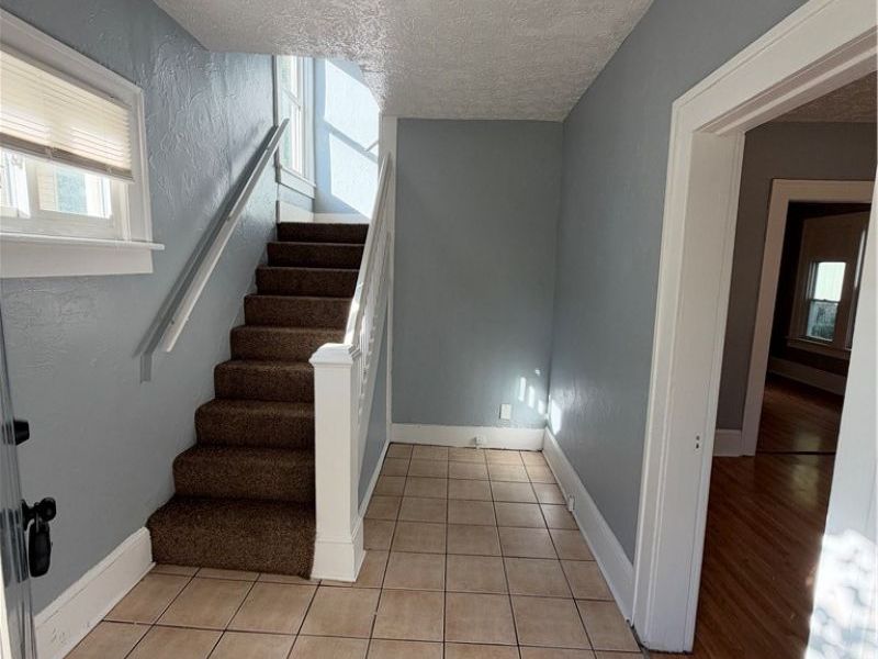 193 Charles Street , Akron, OH 44304 Photo 5