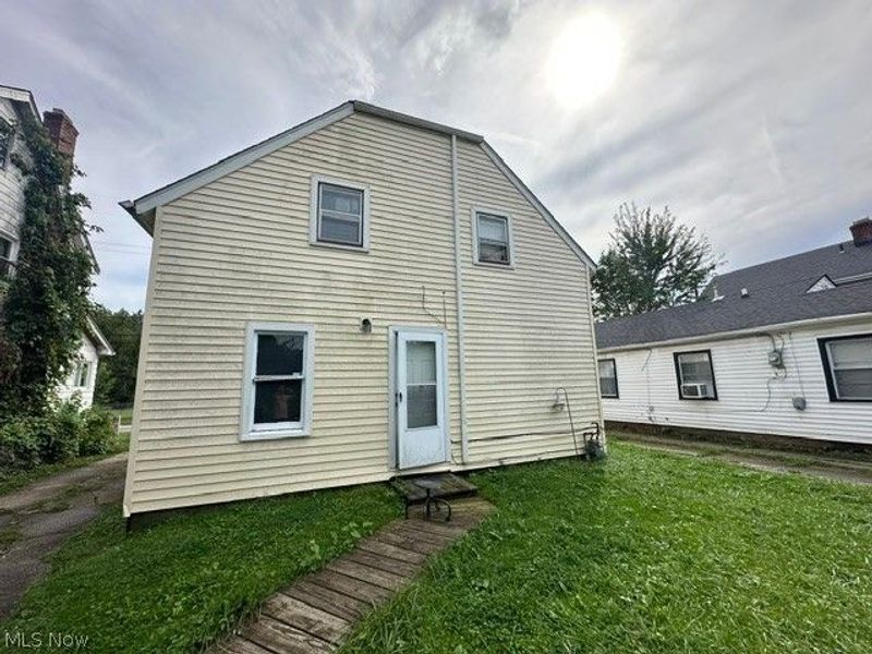 12624 Emery Avenue, Cleveland, OH 44135 Photo 3