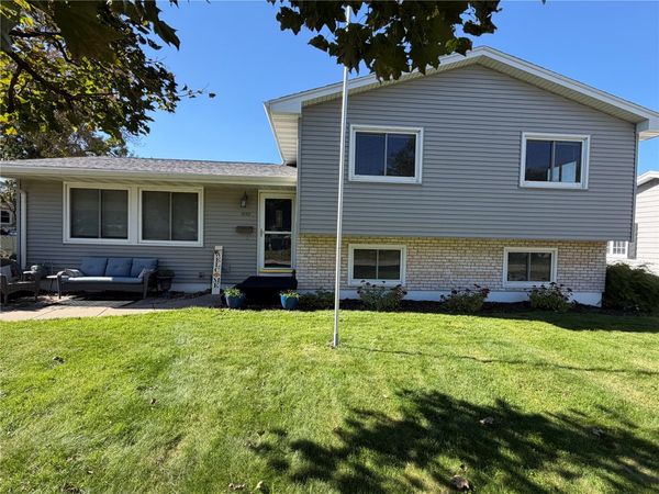 1930 Cach Lane SW, Cedar Rapids, IA 52404
