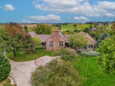 17805 LOCHLAND Ridge, COUNCIL BLUFFS, IA 51503