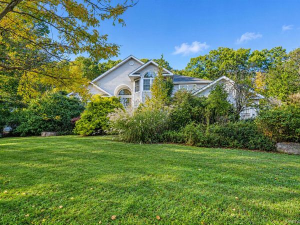 9 Cobbler Lane, East Setauket, NY 11733