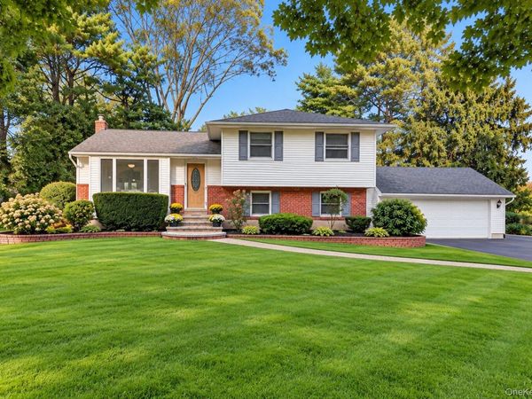 121 Ketay Drive S, East Northport, NY 11731