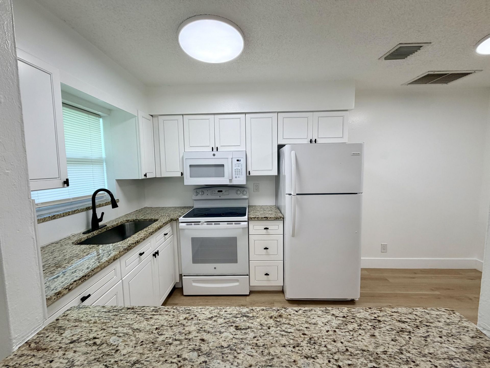 334 SW Avondale Drive, Unit 1, Pompano Beach, FL 33060 Photo