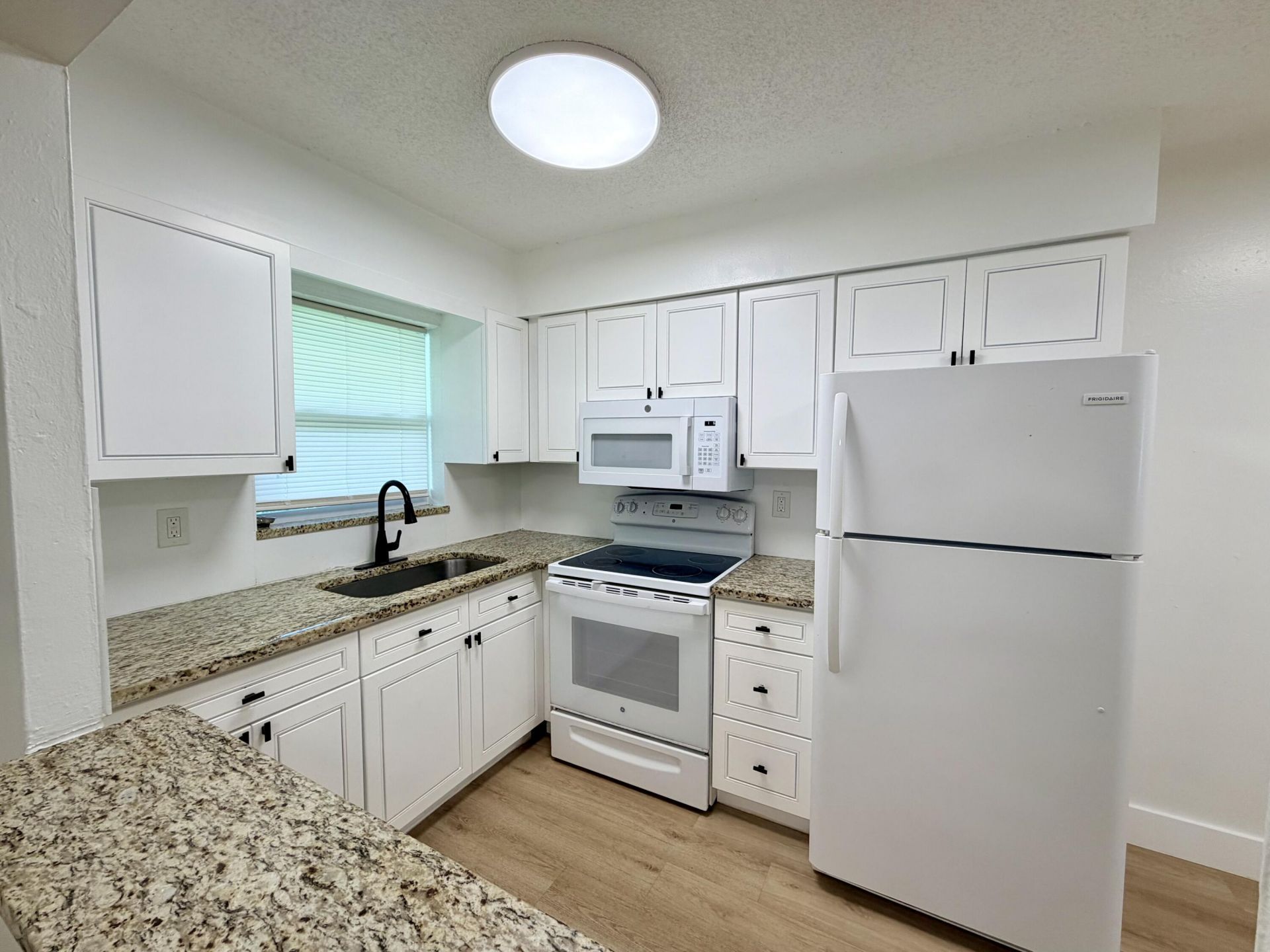 334 SW Avondale Drive, Unit 1, Pompano Beach, FL 33060 Photo