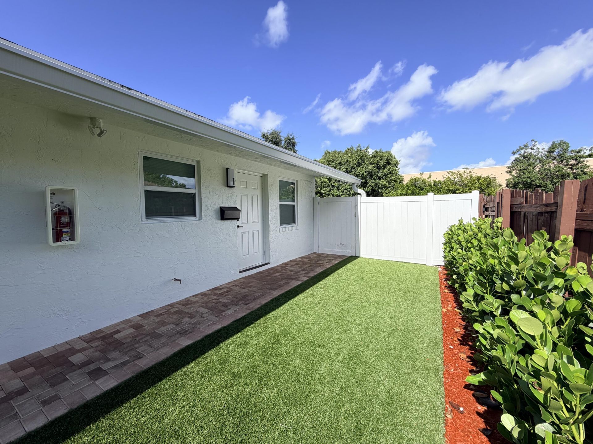334 SW Avondale Drive, Unit 1, Pompano Beach, FL 33060 Photo