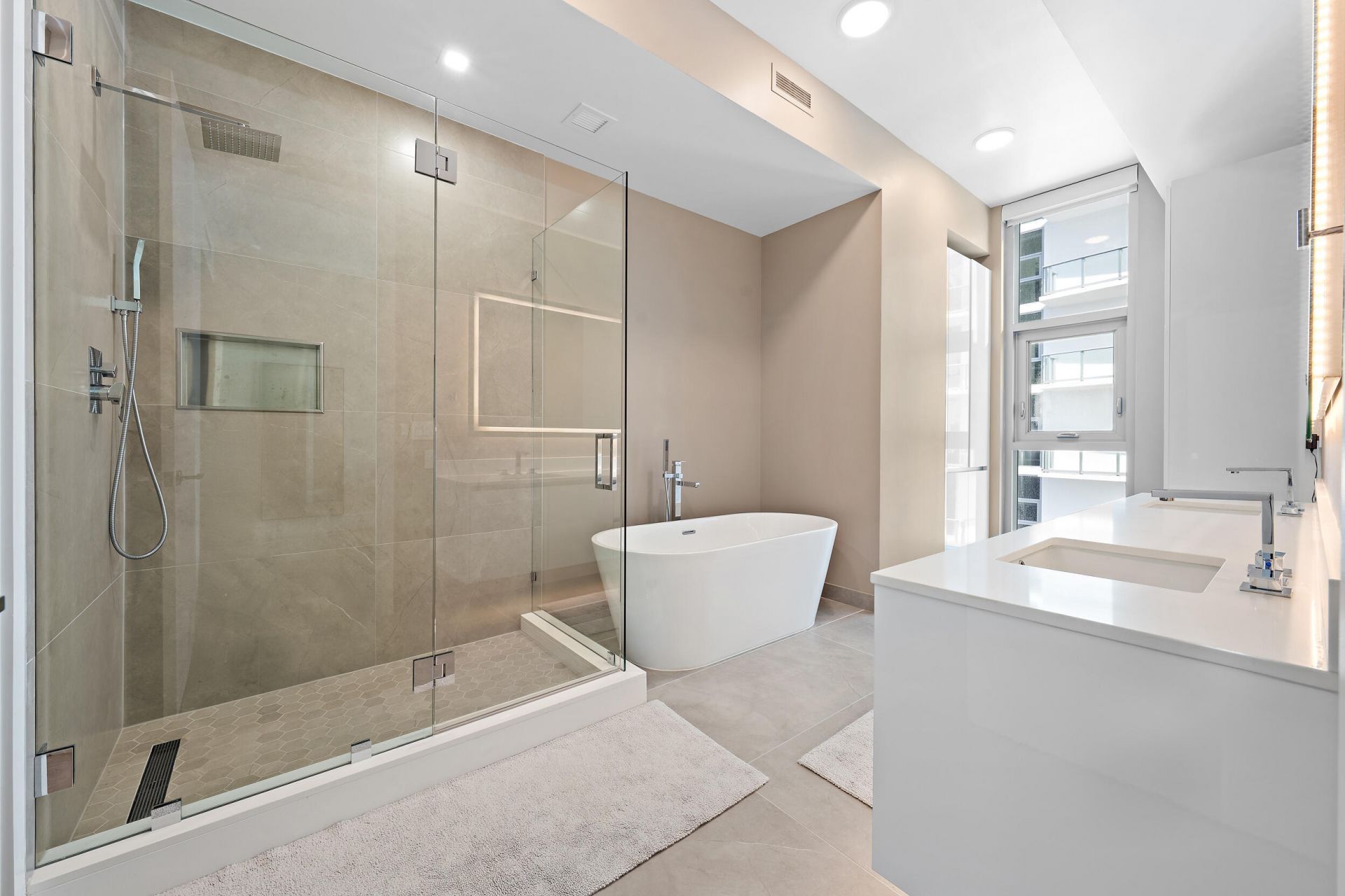 220 Lake Shore Drive, Unit 1402, Lake Park, FL 33403 Photo