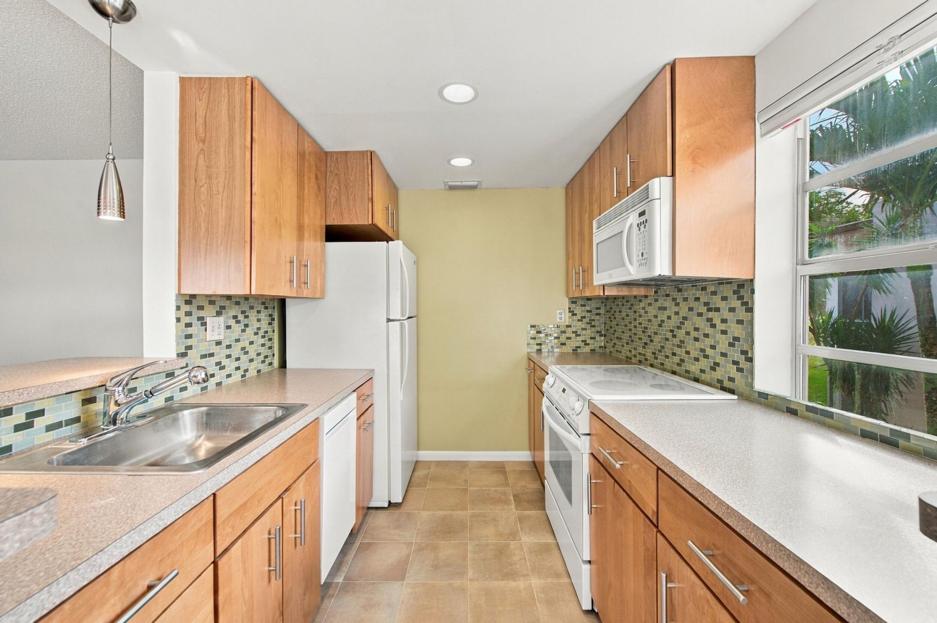 34 Flanders A, Delray Beach, FL 33484 Photo