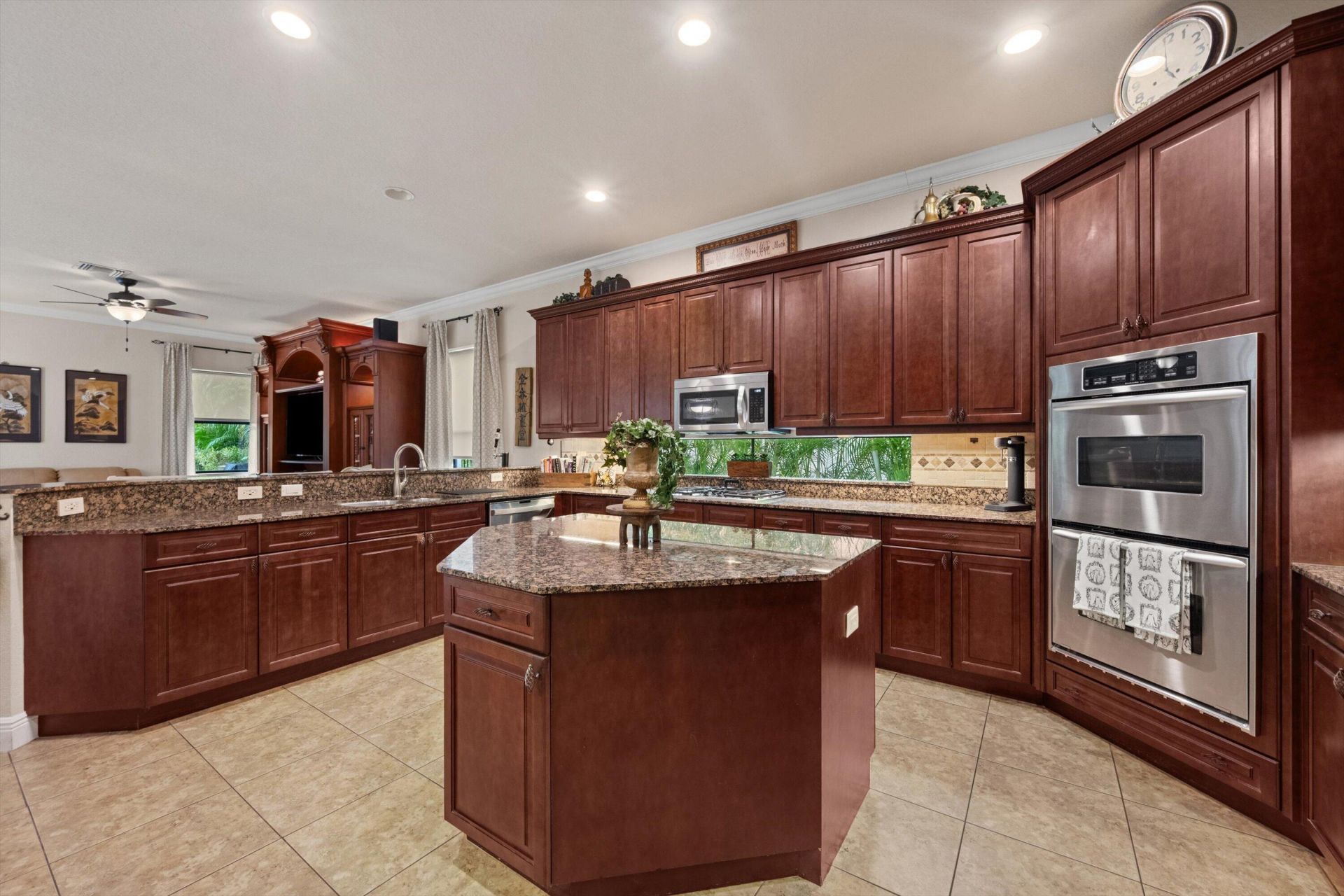 10586 Versailles Boulevard, Wellington, FL 33449 Photo