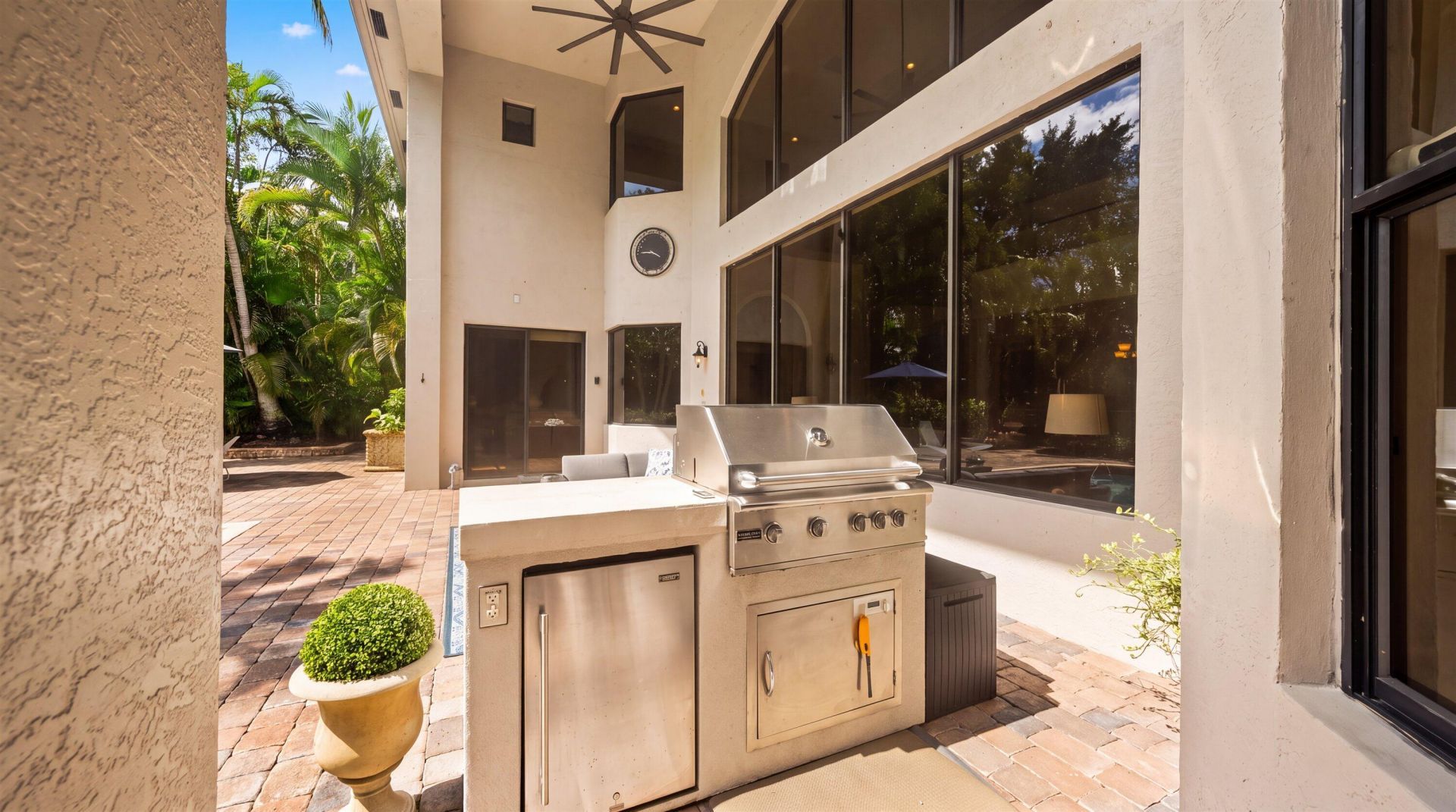 10586 Versailles Boulevard, Wellington, FL 33449 Photo