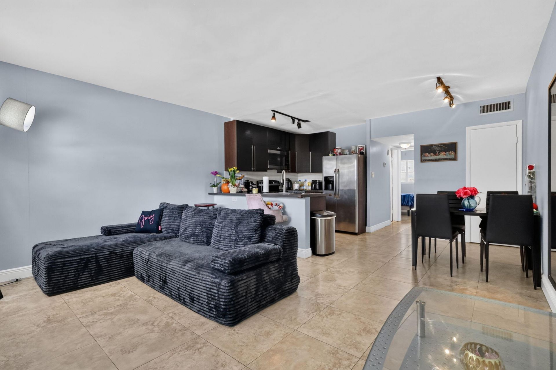 467 Golden Isles Drive, Unit 107, Hallandale Beach, FL 33009 Photo
