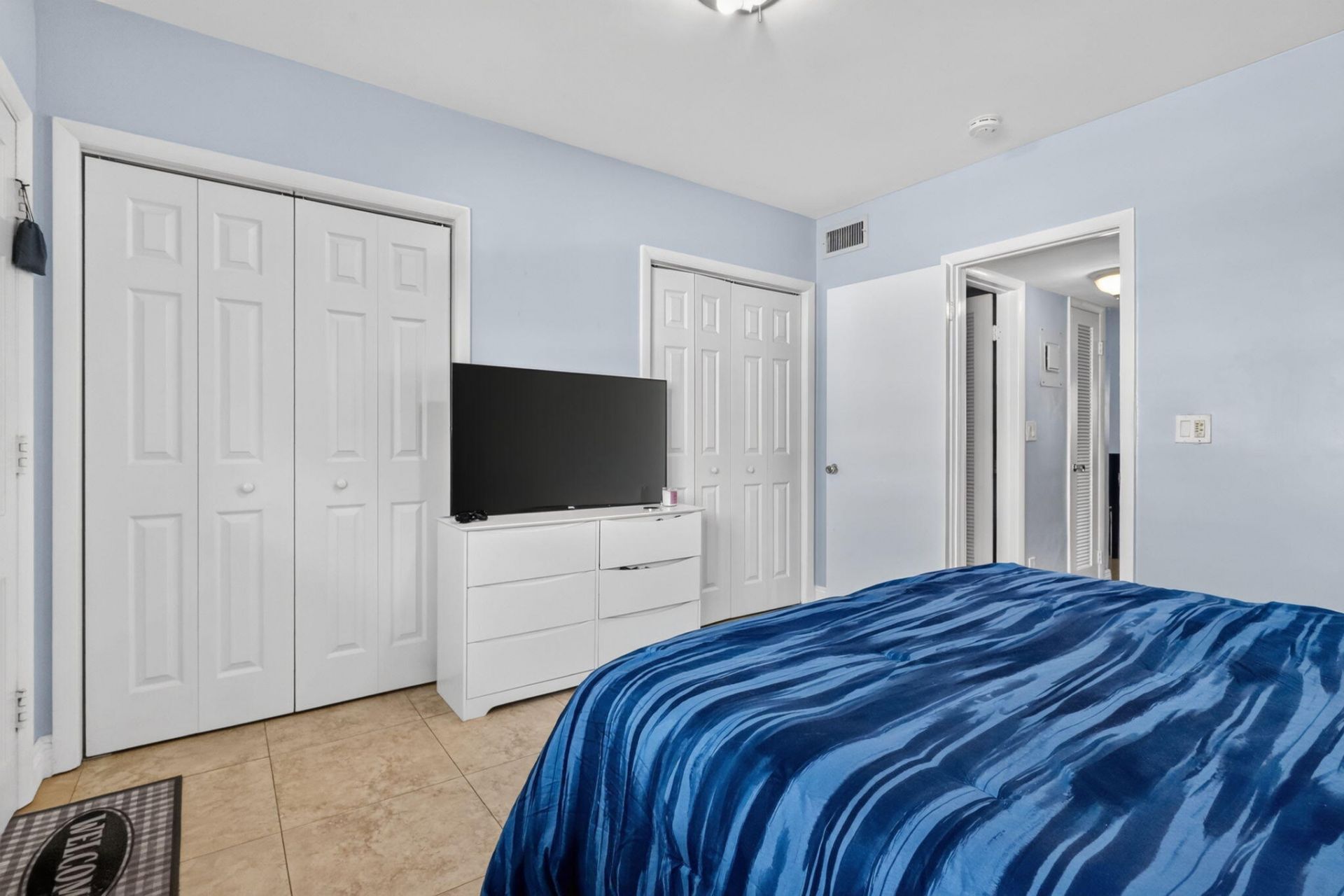 467 Golden Isles Drive, Unit 107, Hallandale Beach, FL 33009 Photo