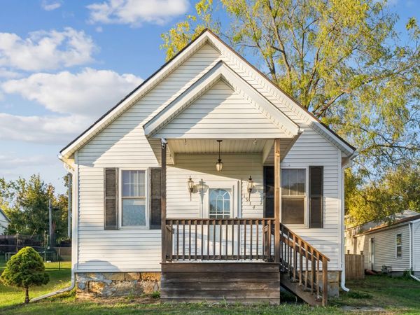 1914 14th Avenue S, Clinton, IA 52732