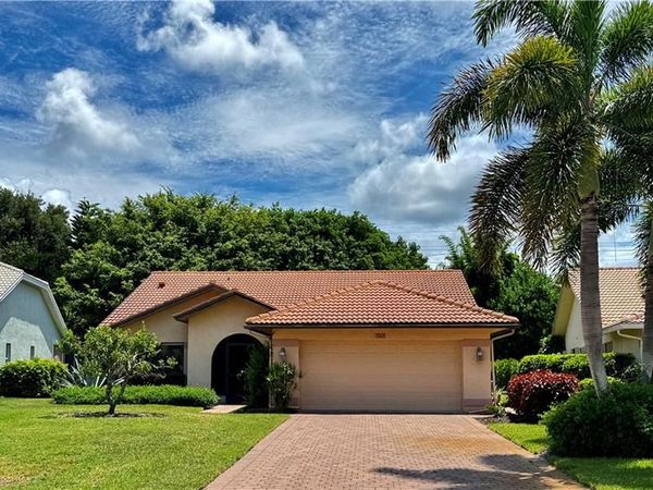 565 Kings Way , NAPLES, FL 34104