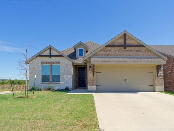 616 Juneau Street , Gainesville, TX 76240