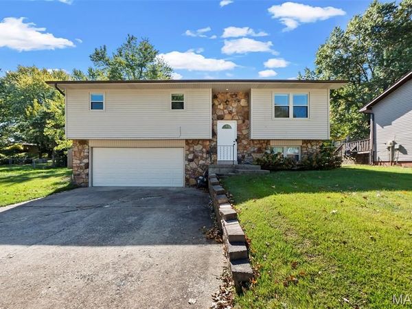 1317 Rolling Fields Drive , Jackson, MO 63755