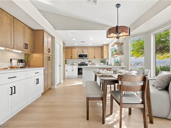 2405 Burke Court , Las Vegas, NV 89134