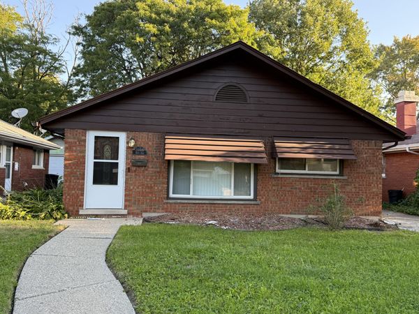 20449 Hunt Club Drive, Harper Woods, MI 48225