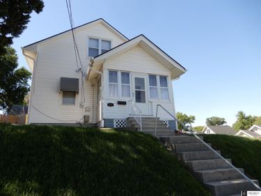 3821 F Street, Omaha, NE 68107