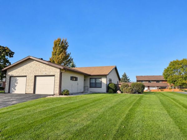 10328 W Parkwood Dr, Franklin, WI 53132