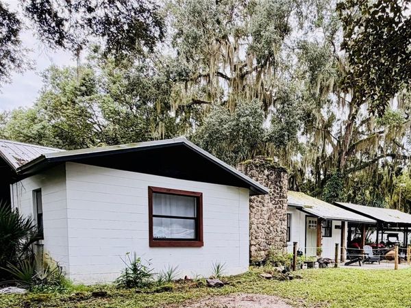 525 OLD DIXIE LANE , OAK HILL, FL 32759
